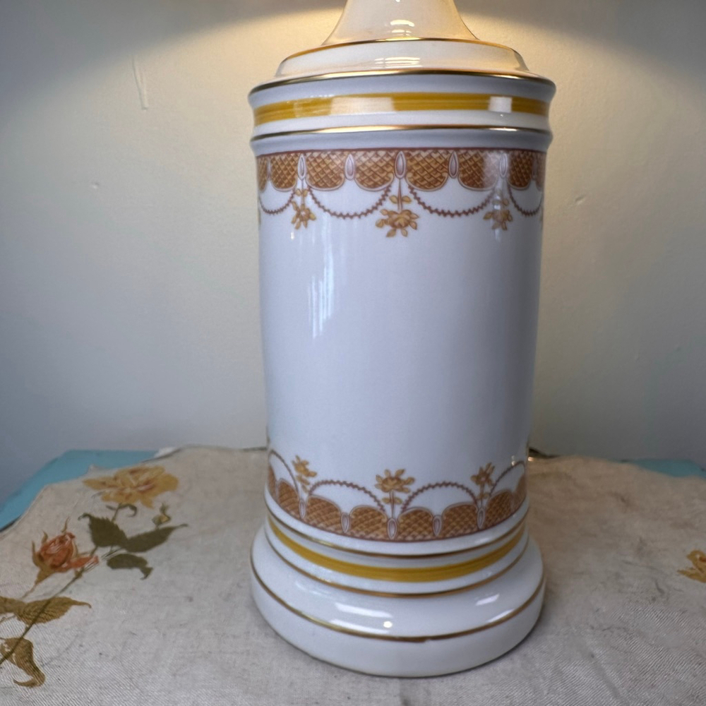 Vintage Mid-Century Ceramic Table Lamp | White w/ Harvest Gold Trim | Regency